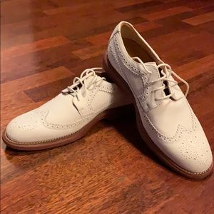 Men’s sperry dress shoes.